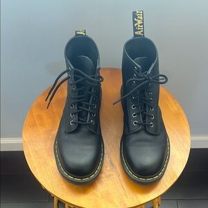 Dr. Martens Black Boots 1460 WOMEN'S SMOOTH LEATHER LACE UP BOOTS